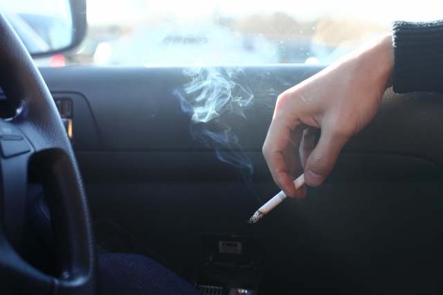 自動車 消臭 タバコ喫煙
